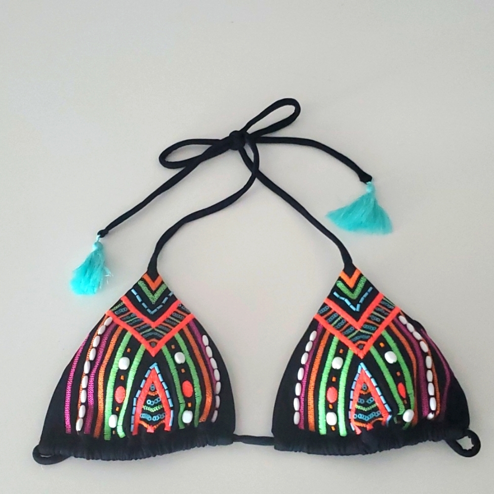 Victoria Secret Embroidered String Bikini - Picture 4 of 12